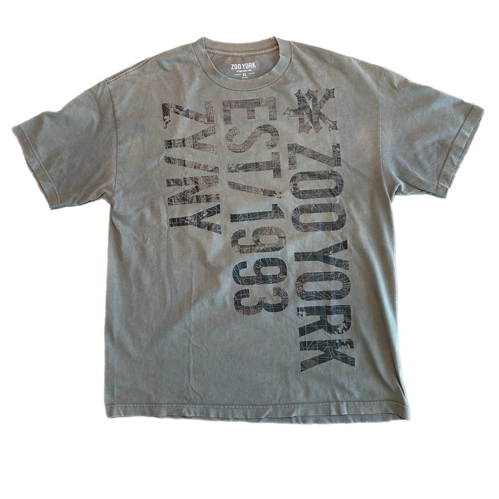 Y2K Zoo York Men's Gray Vertical Logo Tee